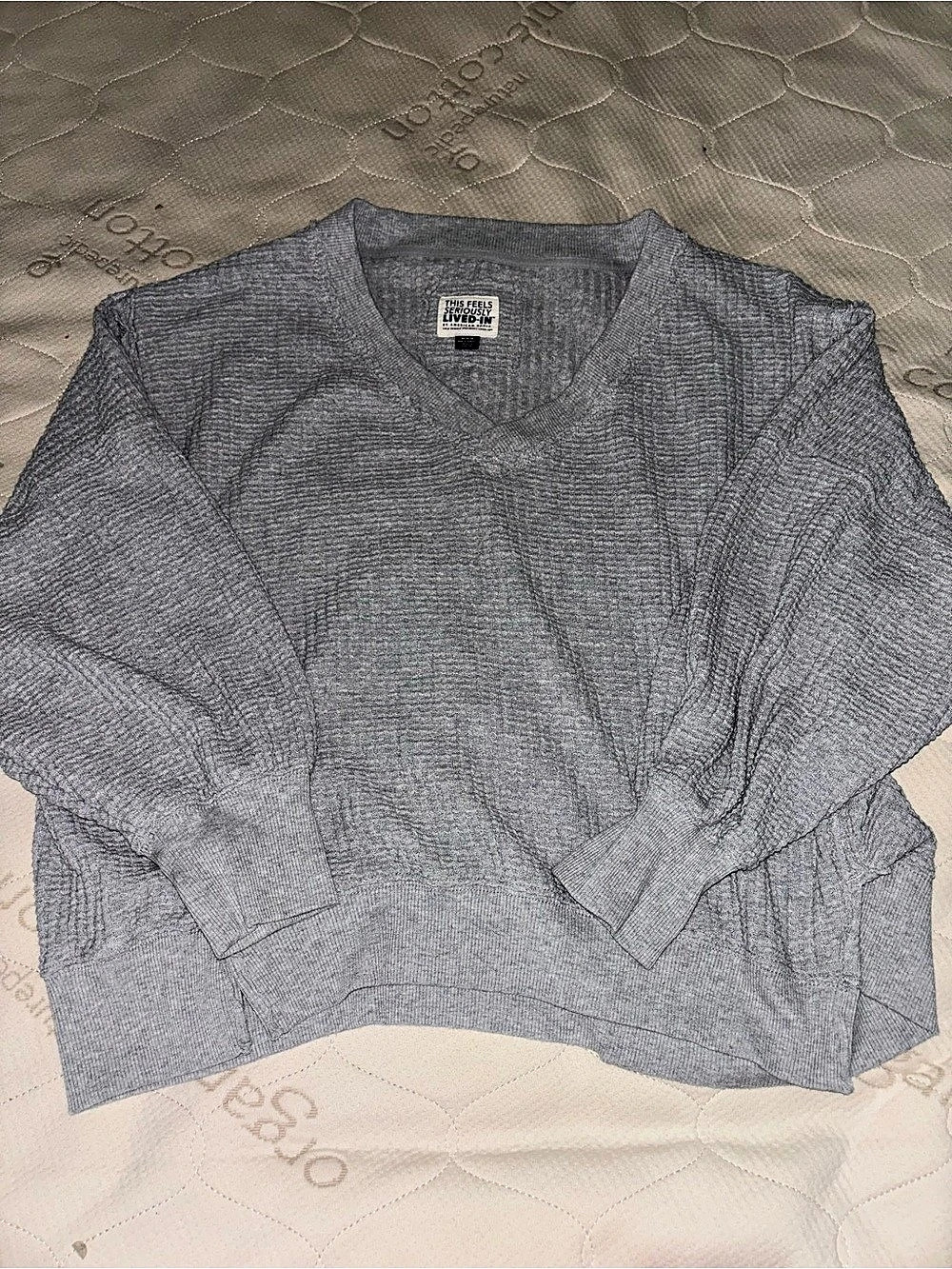 American Eagle Gray Crewneck Sweater Size Medium Like New